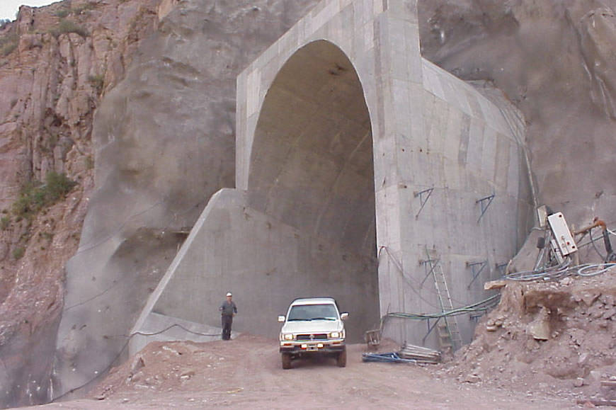 Proyecto Potrerillos Túnel Aliviadero